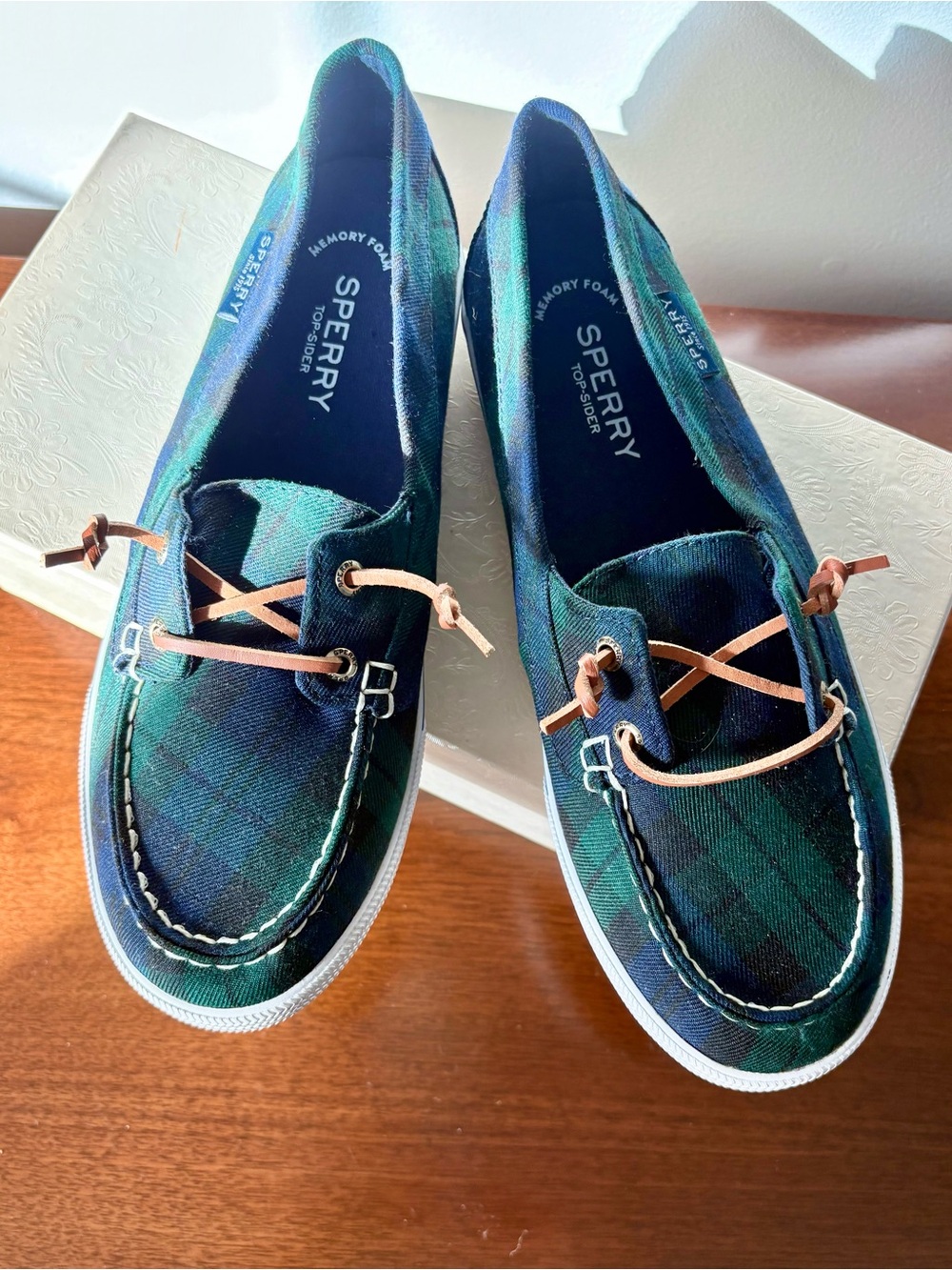 Sperry Women’s Green/Navy Plaid Boat Shoes with Leather Laces 9 1/2 Brand NEW!